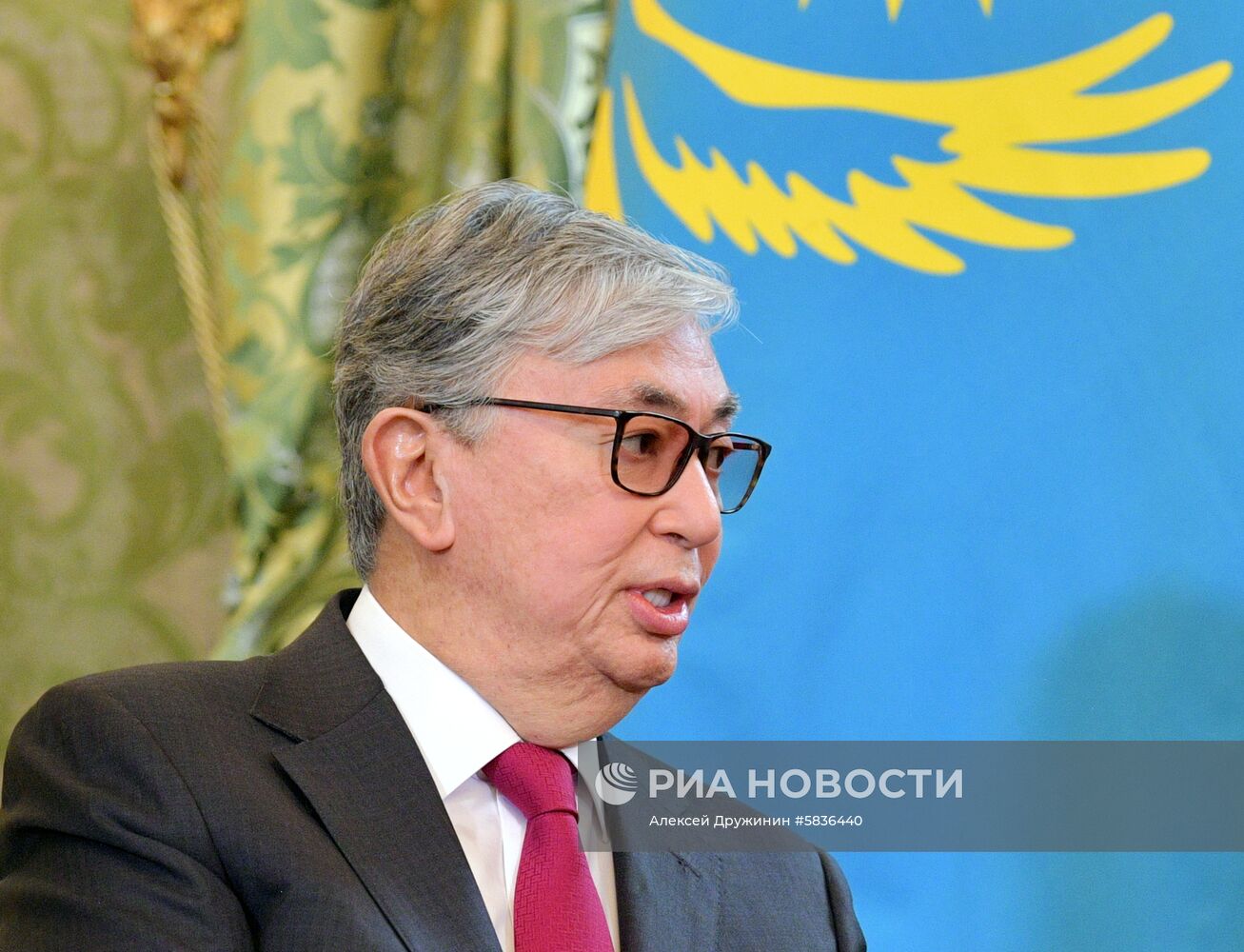 Президент РФ В. Путин встретился с президентом Казахстана К.-Ж. Токаевым