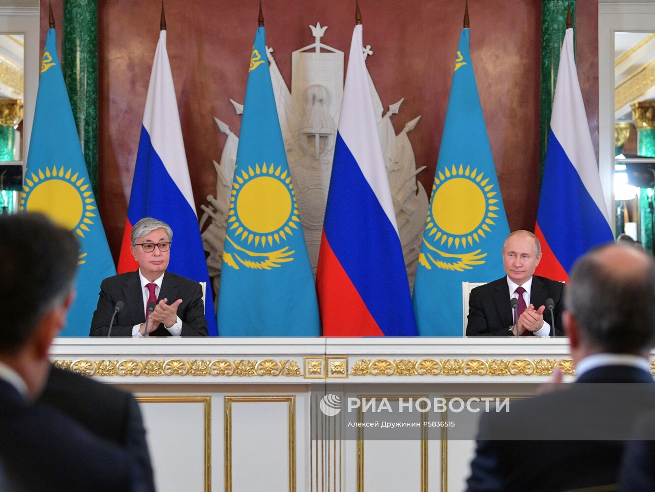 Президент РФ В. Путин встретился с президентом Казахстана К.-Ж. Токаевым