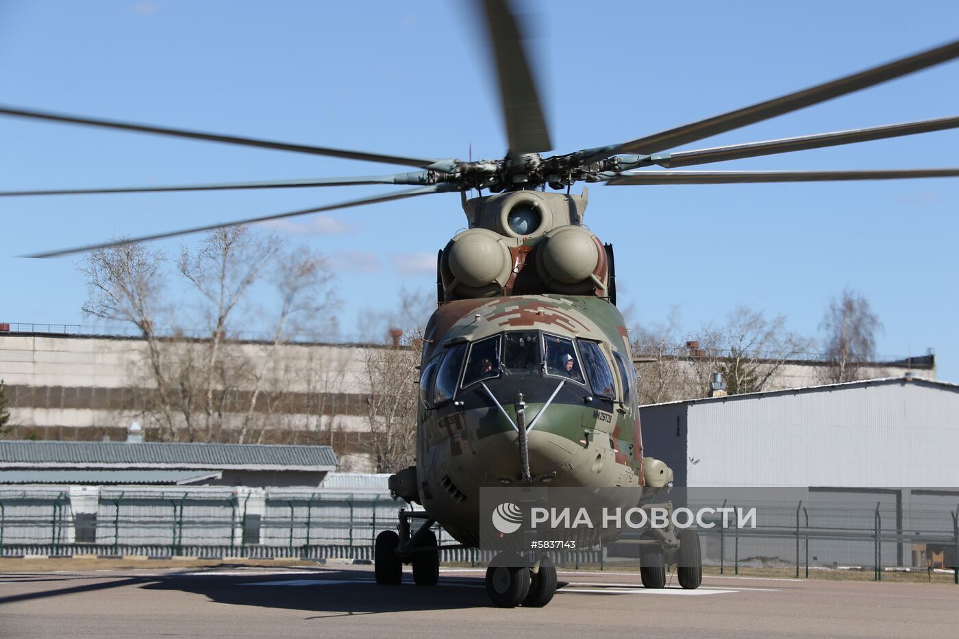 Презентация тяжелого военно-транспортного вертолета Ми-26Т2В в Подмосковье