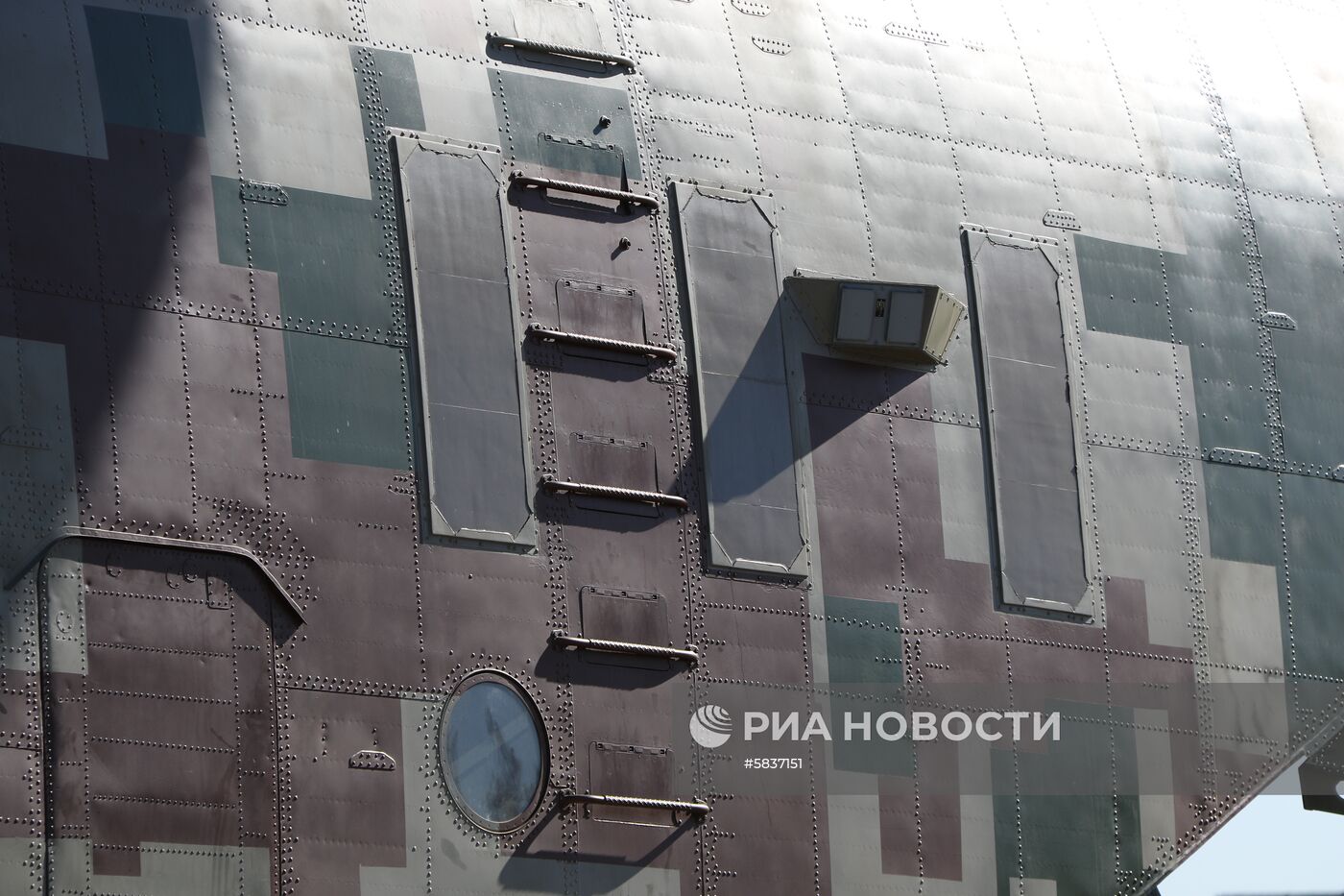 Презентация тяжелого военно-транспортного вертолета Ми-26Т2В в Подмосковье