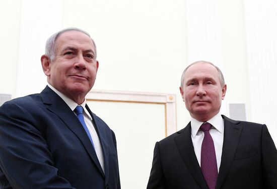 Президент РФ В. Путин встретился с премьер-министром Израиля Б. Нетаньяху 