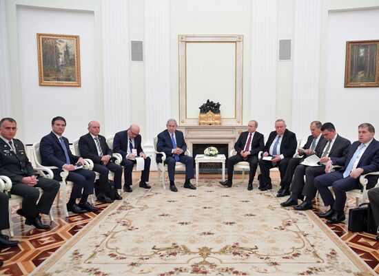 Президент РФ В. Путин встретился с премьер-министром Израиля Б. Нетаньяху 