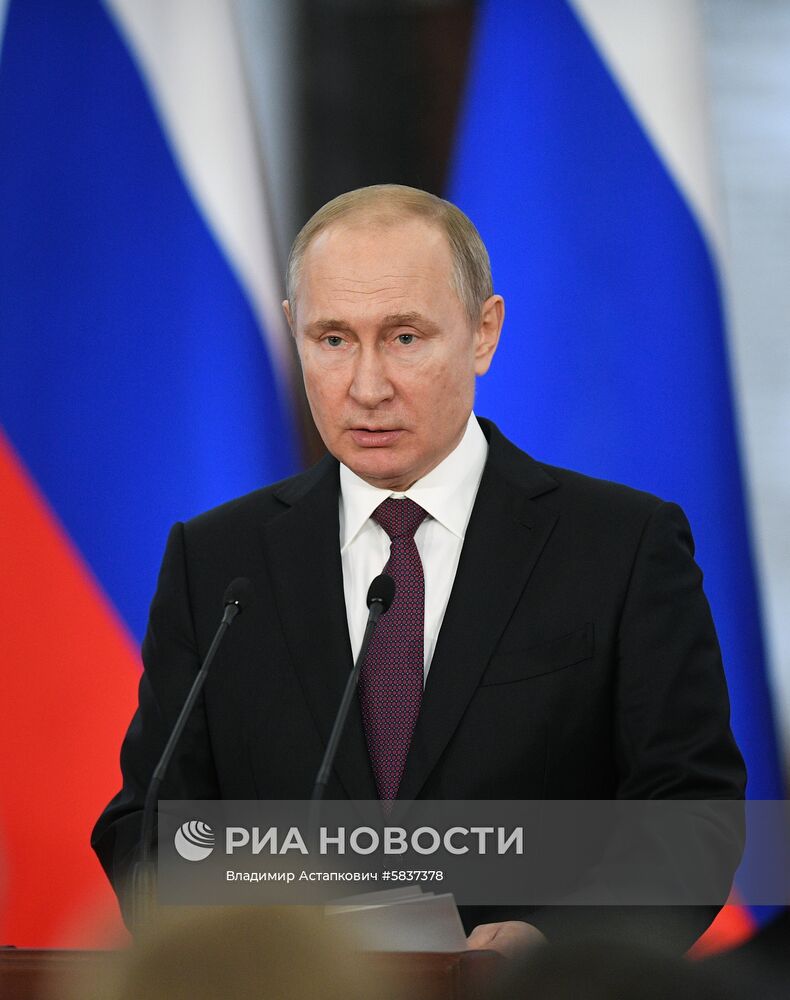 Президент РФ В. Путин принял участие в торжественном открытии всероссийской акции "Вахта памяти"