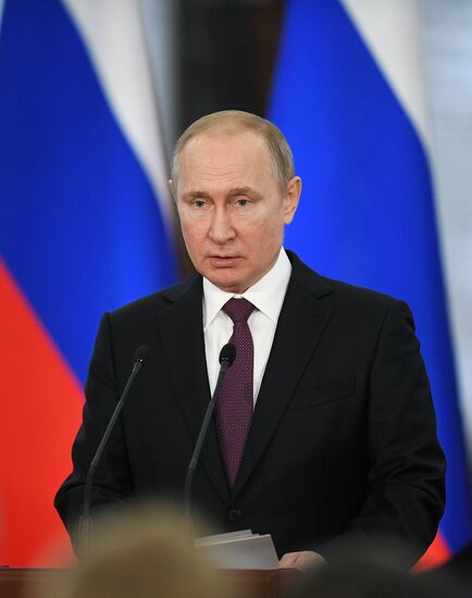 Президент РФ В. Путин принял участие в торжественном открытии всероссийской акции "Вахта памяти"