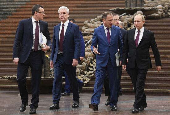 Президент РФ В. Путин принял участие в торжественном открытии всероссийской акции "Вахта памяти"