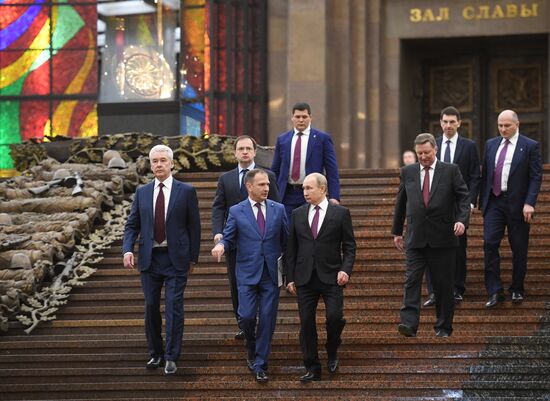 Президент РФ В. Путин принял участие в торжественном открытии всероссийской акции "Вахта памяти"