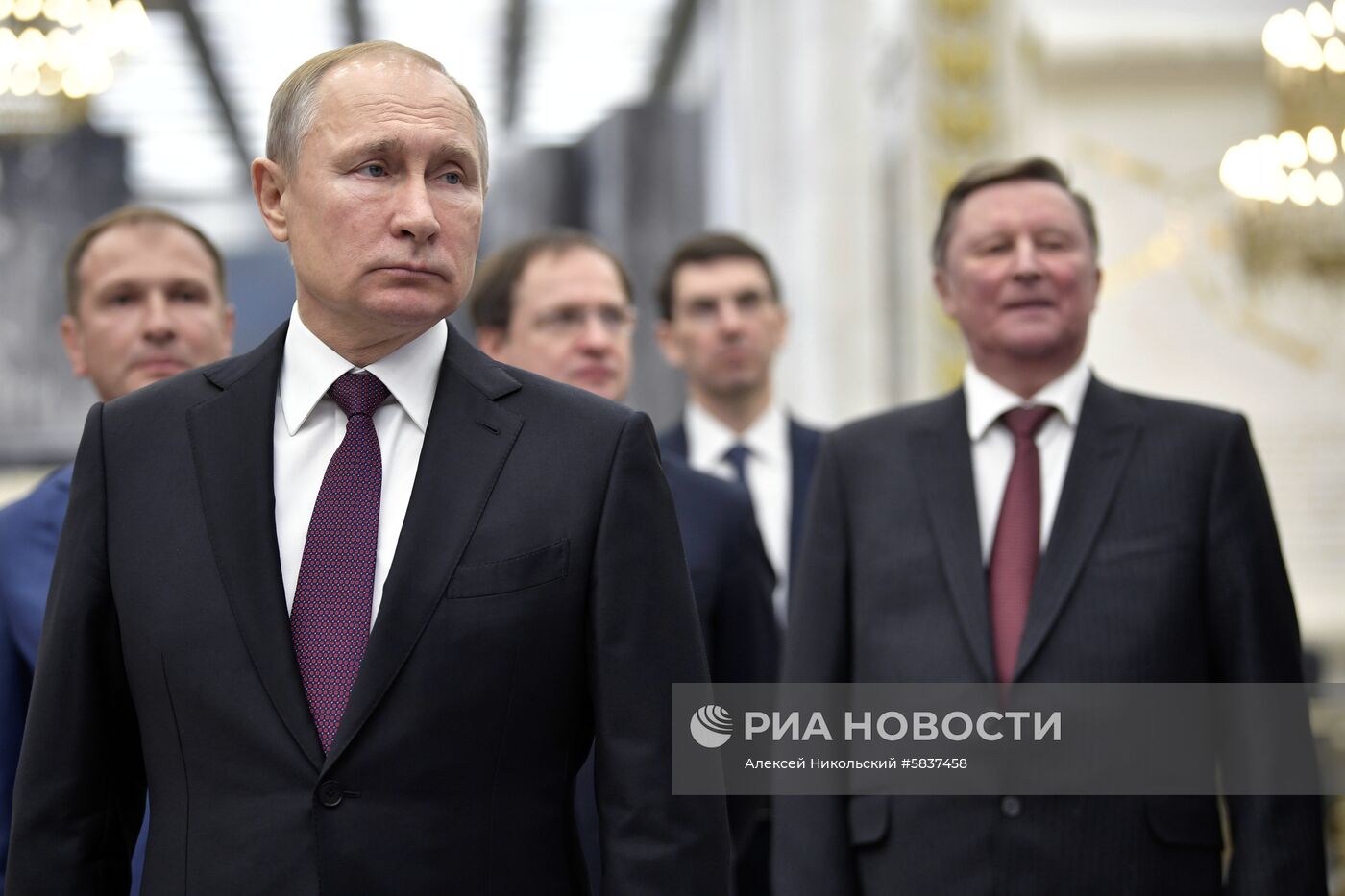 Президент РФ В. Путин принял участие в торжественном открытии всероссийской акции "Вахта памяти"