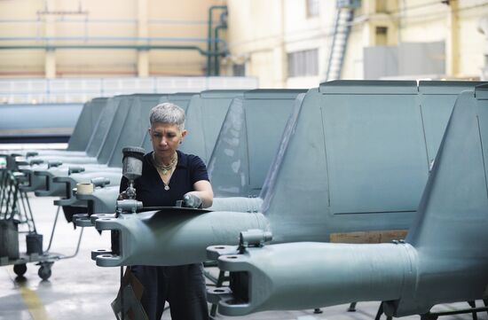 Производство вертолетов на предприятии "Роствертол" 