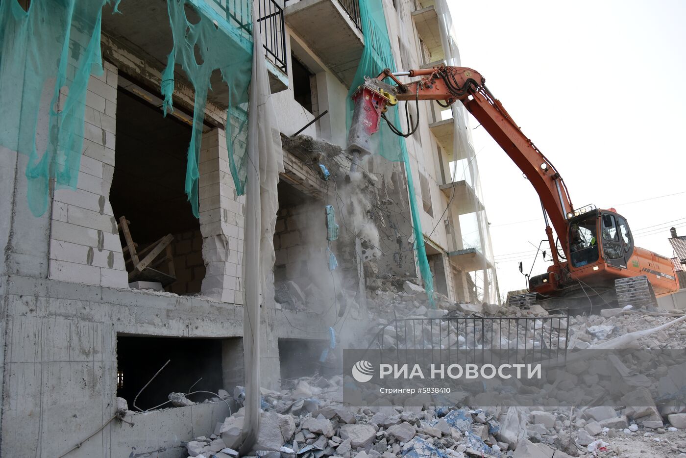 Снос незаконных построек во Львове