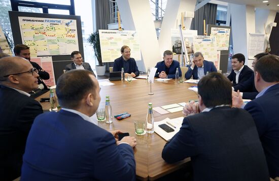 Премьер-министр РФ Д. Медведев принял участие в выездном совещании "Национальные проекты – этап “реализация”