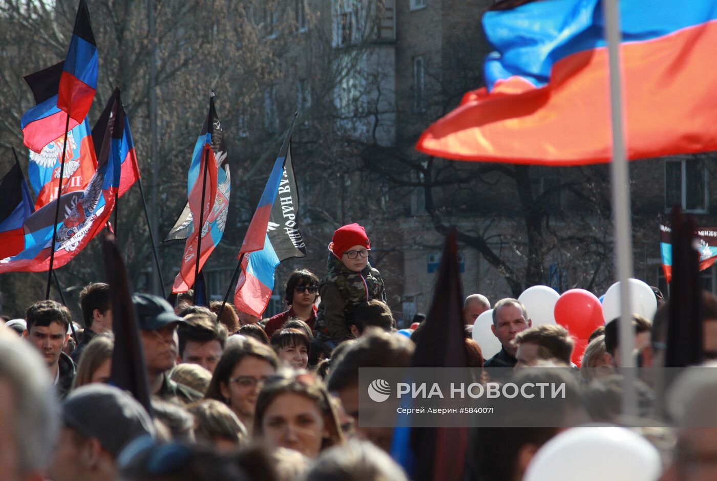 Митинг в честь пятилетия провозглашения ДНР