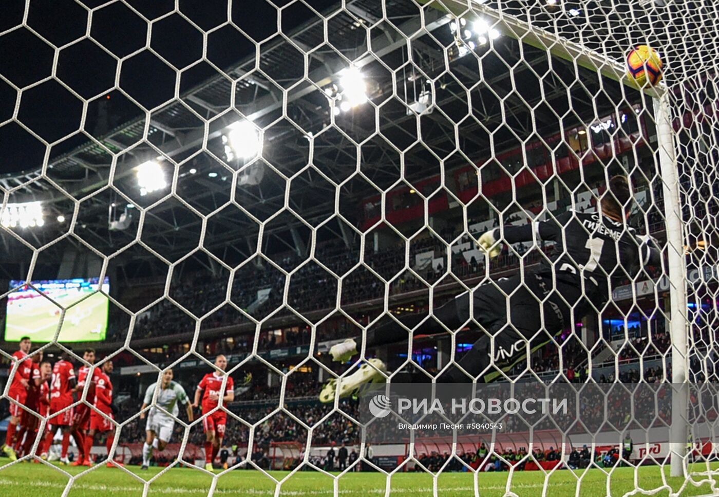 Футбол. РПЛ. Матч "Локомотив" - "Зенит"