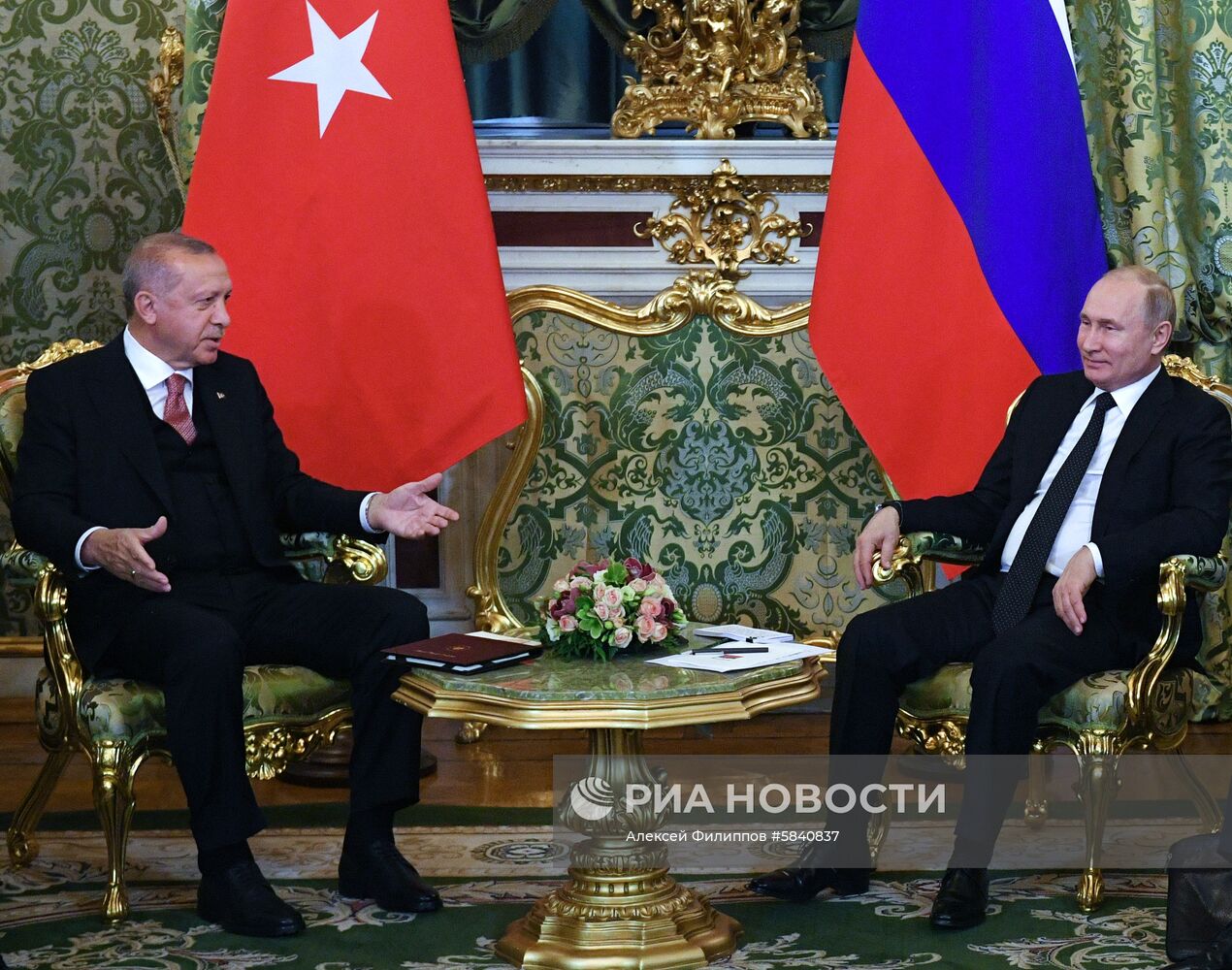 Президент РФ В. Путин встретился с президентом Турции Р. Т. Эрдоганом