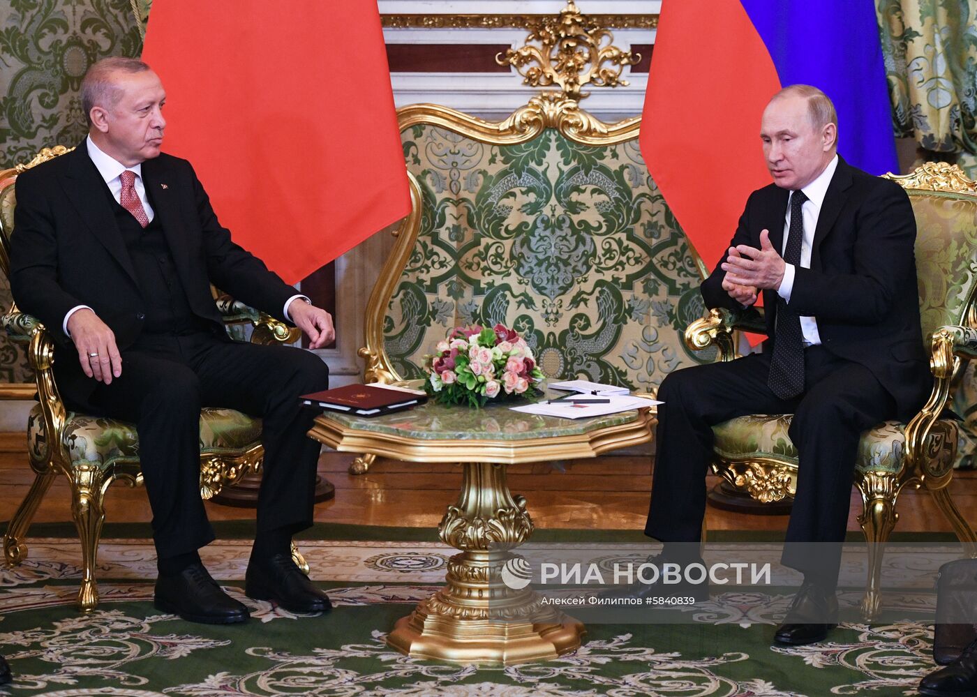 Президент РФ В. Путин встретился с президентом Турции Р. Т. Эрдоганом