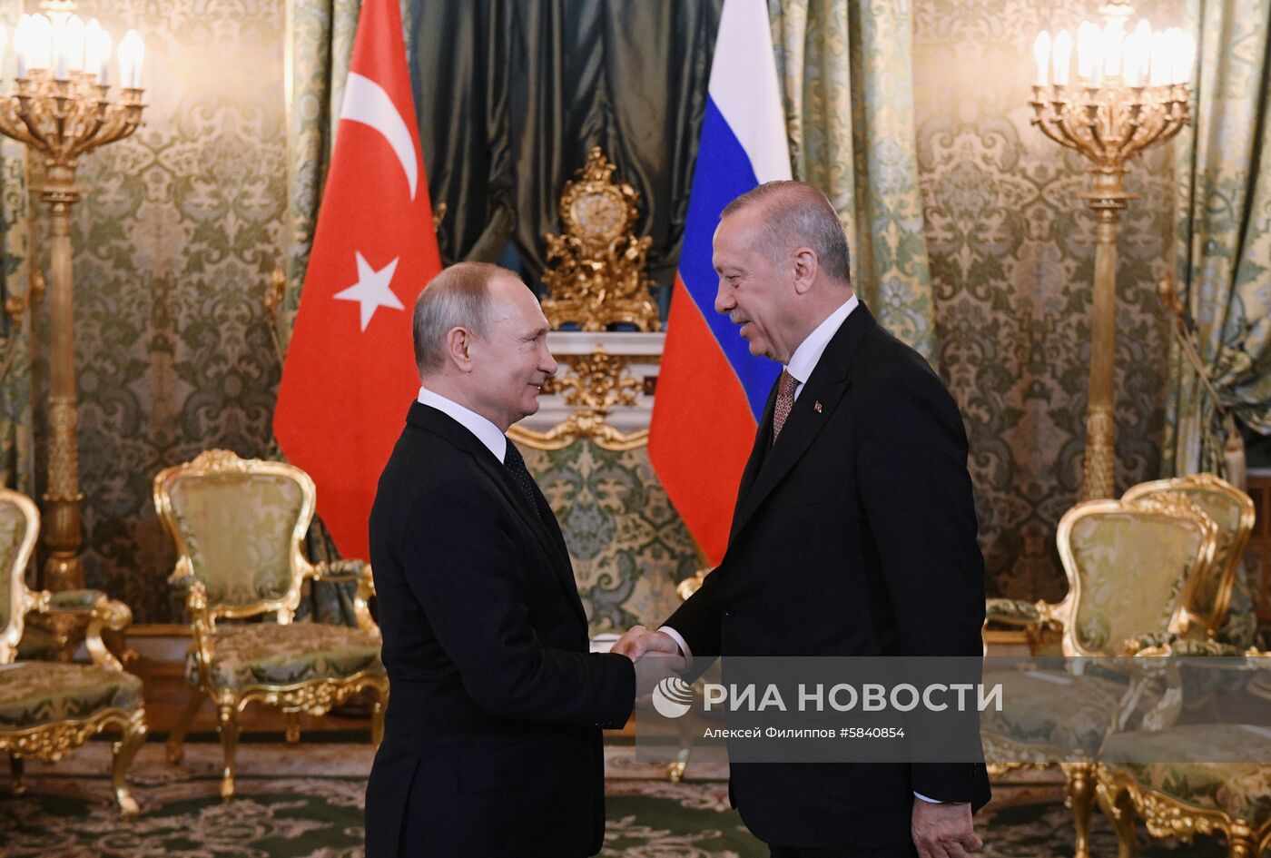 Президент РФ В. Путин встретился с президентом Турции Р. Т. Эрдоганом