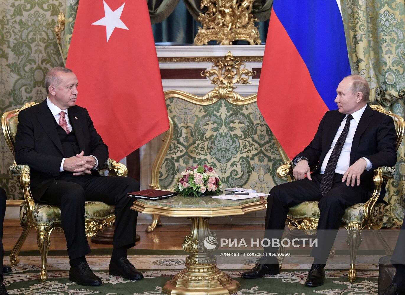 Президент РФ В. Путин встретился с президентом Турции Р. Т. Эрдоганом