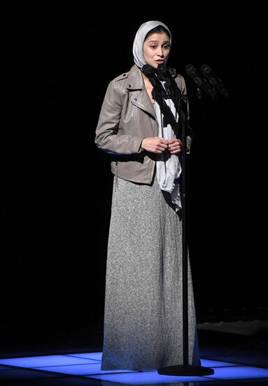 Спектакль "Иранская конференция" в Театре Наций