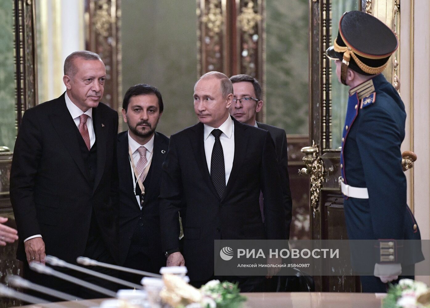 Президент РФ В. Путин встретился с президентом Турции Р. Т. Эрдоганом