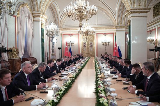 Президент РФ В. Путин встретился с президентом Турции Р. Т. Эрдоганом