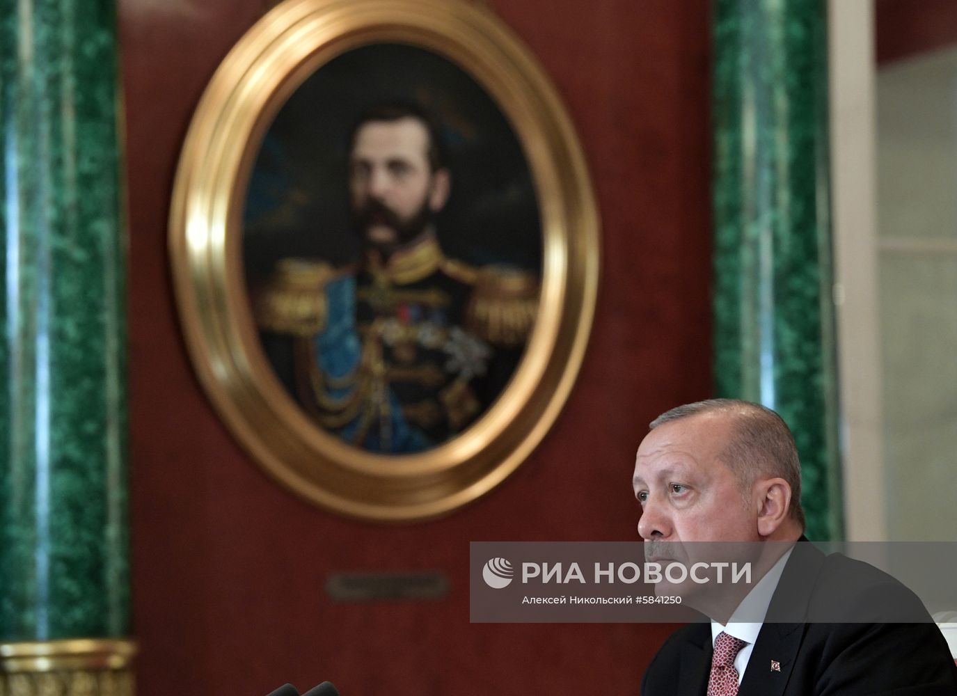 Президент РФ В. Путин встретился с президентом Турции Р. Т. Эрдоганом