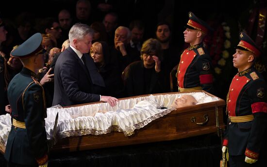 Прощание с режиссером Георгием Данелией