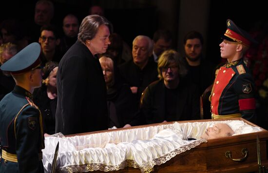 Прощание с режиссером Георгием Данелией