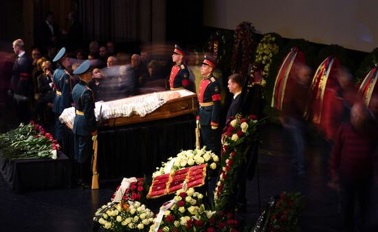 Прощание с режиссером Георгием Данелией