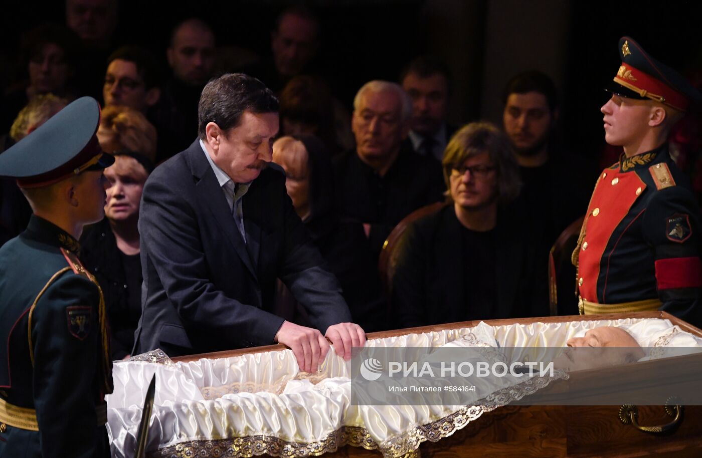 Прощание с режиссером Георгием Данелией