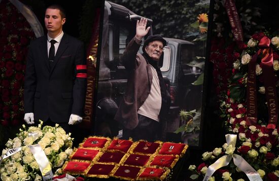 Прощание с режиссером Георгием Данелией