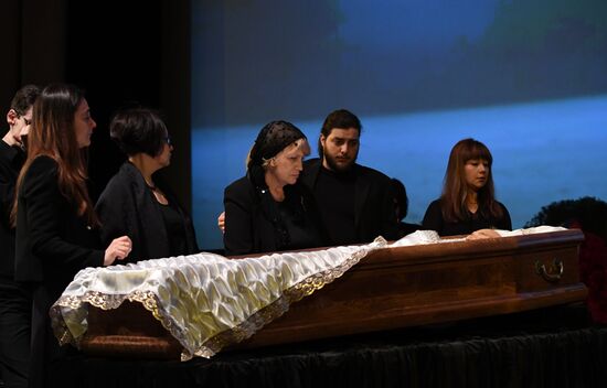 Прощание с режиссером Георгием Данелией