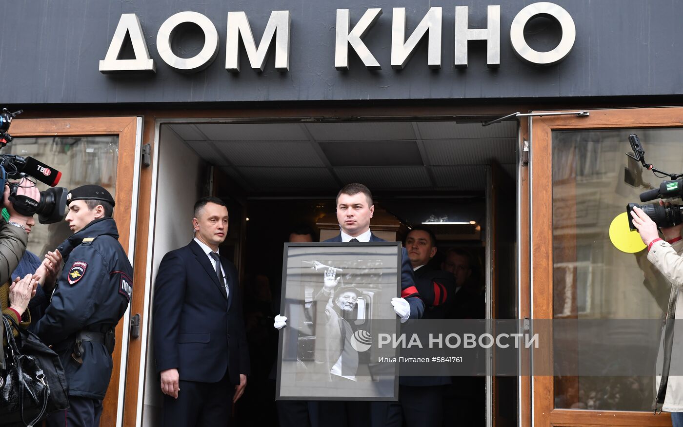 Прощание с режиссером Георгием Данелией