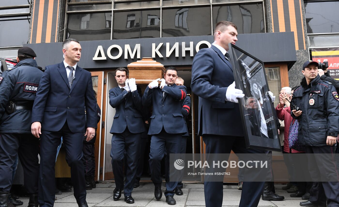 Прощание с режиссером Георгием Данелией