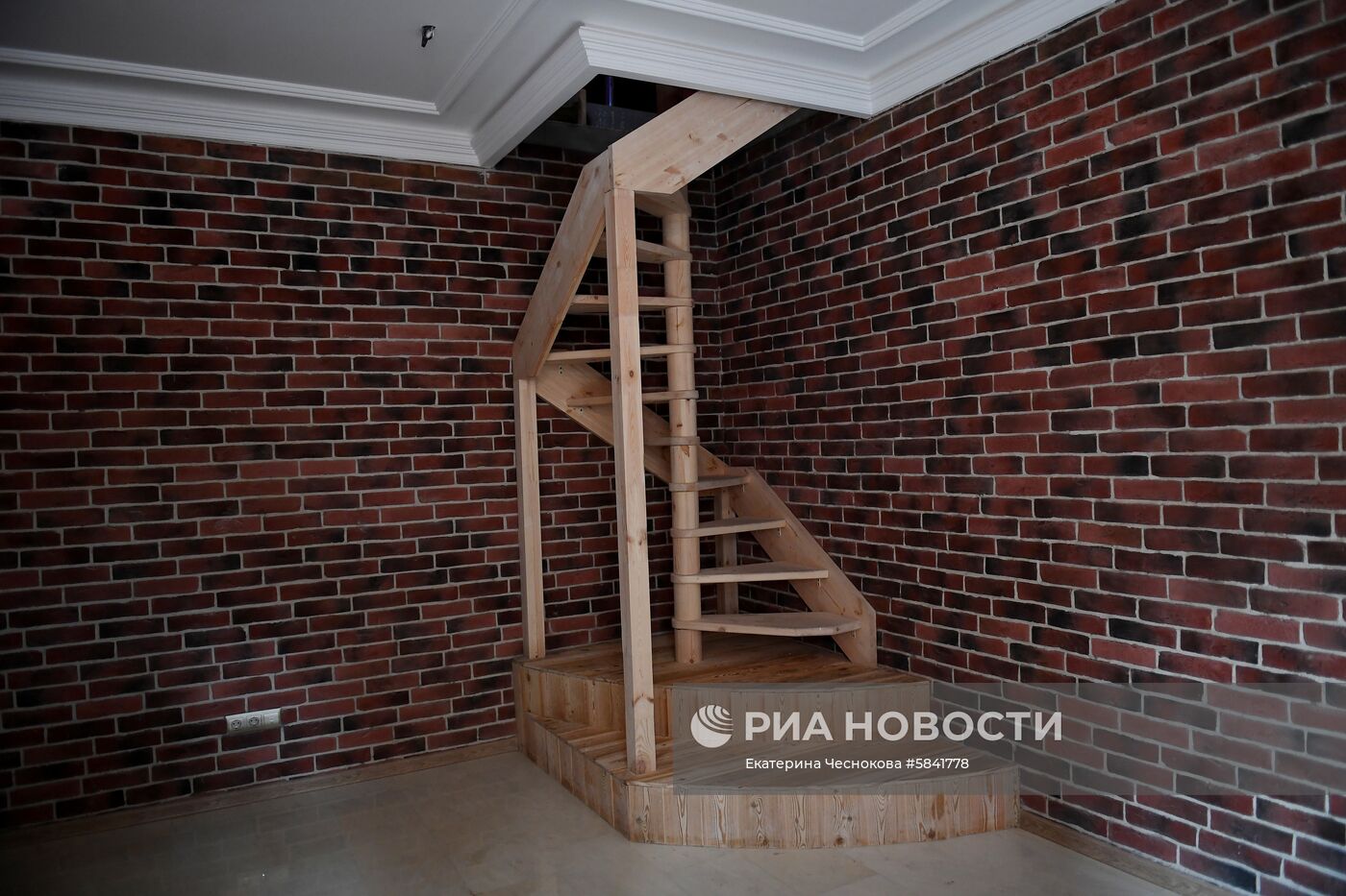 Старинная конюшня усадьбы Татарниковых после реконструкции