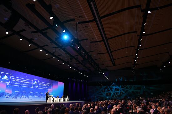 Рабочая поездка президента РФ В. Путина в Санкт-Петербург