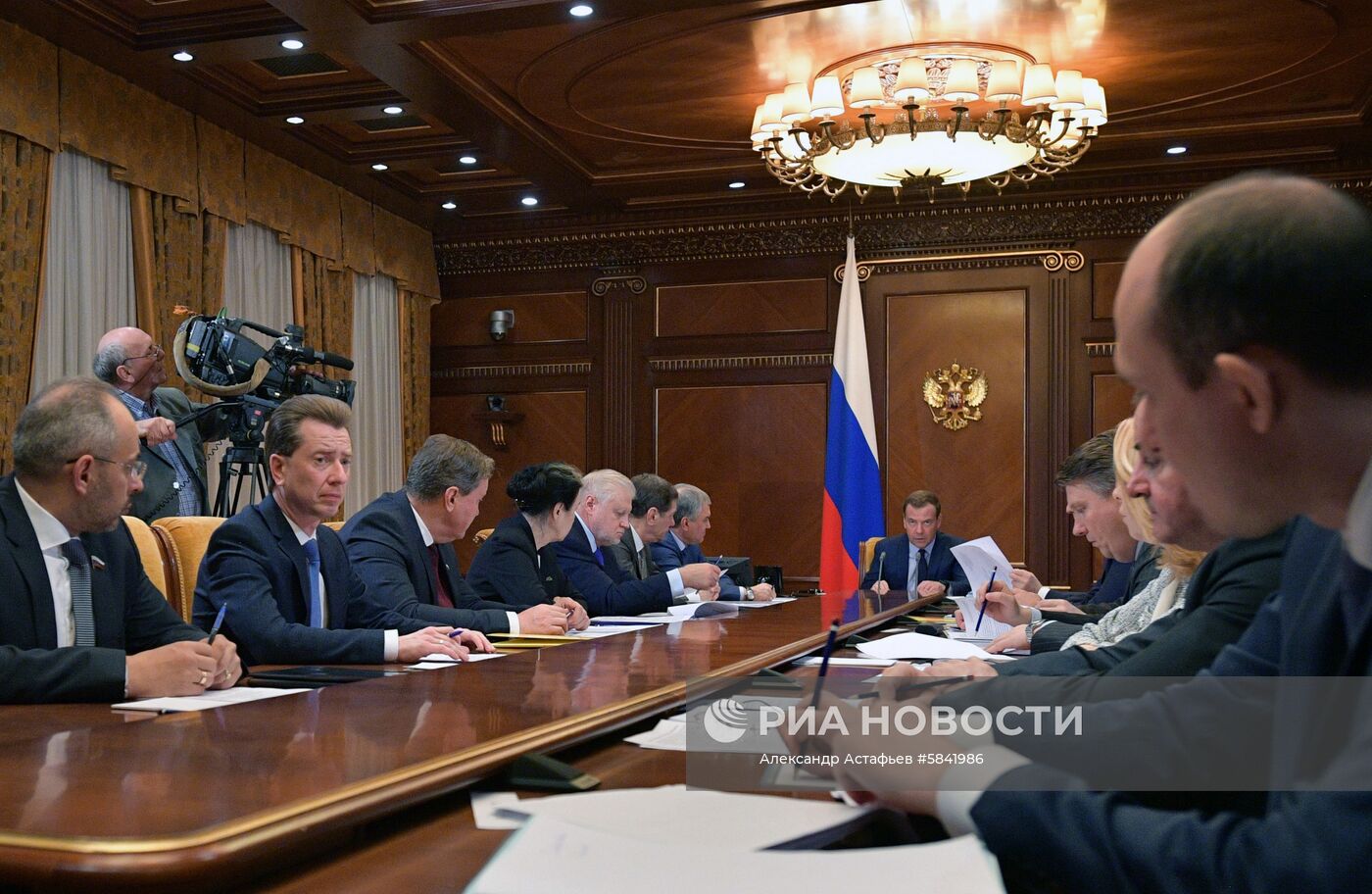 Премьер-министр РФ Д. Медведев провел встречу с руководством фракции партии «Справедливая Россия» в Госдуме РФ