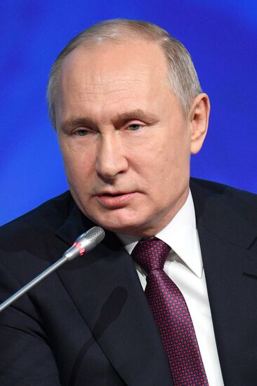 Рабочая поездка президента РФ В. Путина в Санкт-Петербург