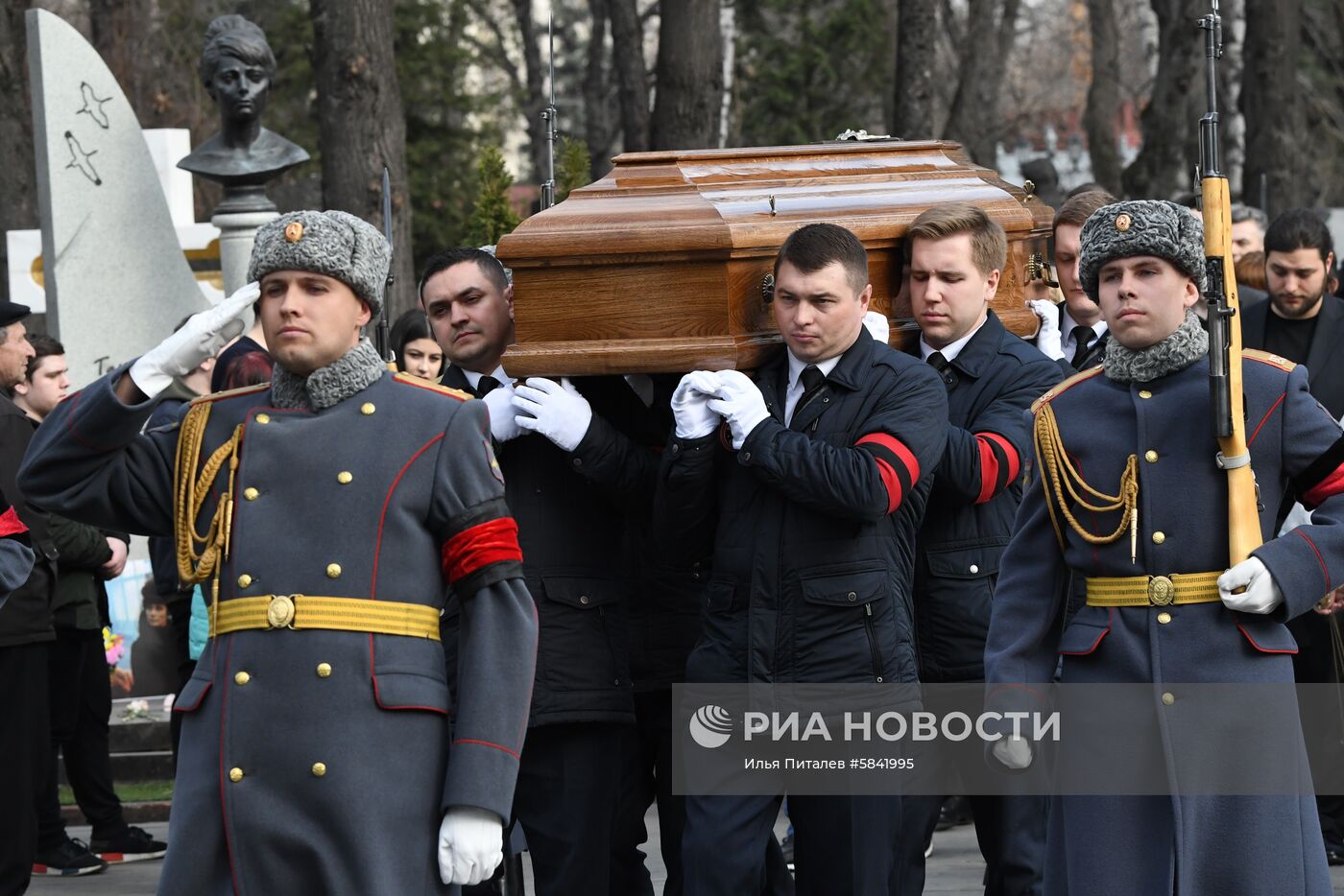 Прощание с режиссером Георгием Данелией