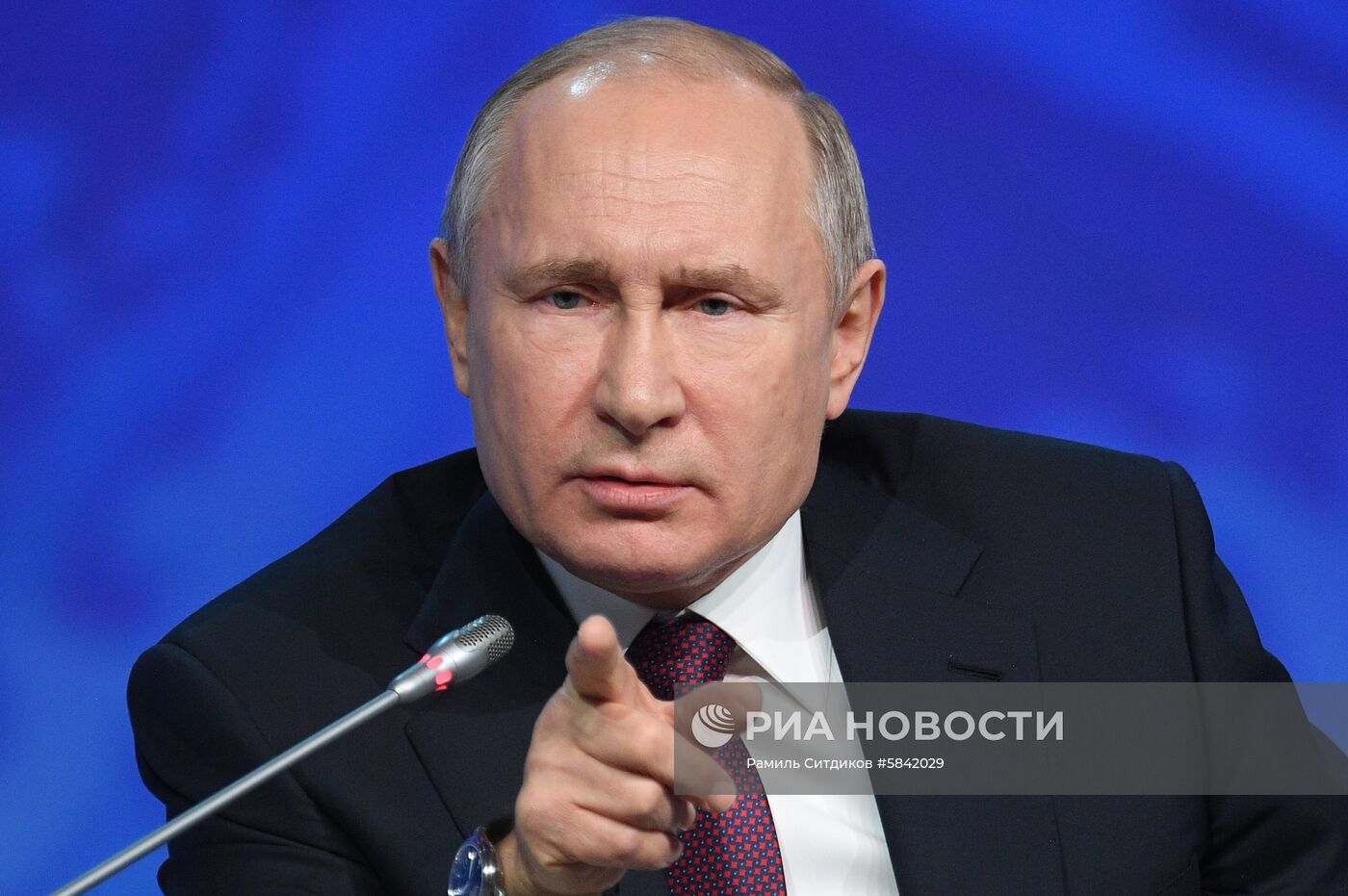 Рабочая поездка президента РФ В. Путина в Санкт-Петербург