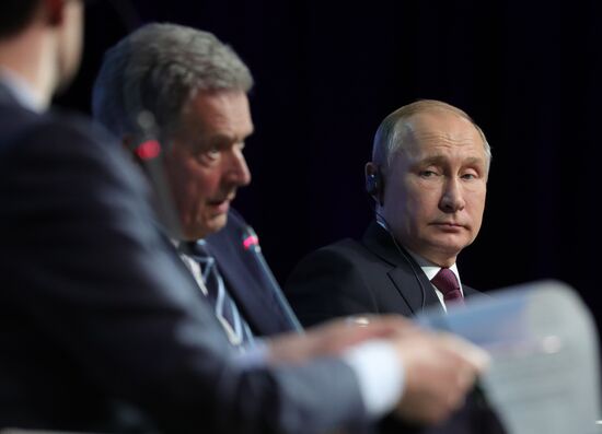 Рабочая поездка президента РФ В. Путина в Санкт-Петербург