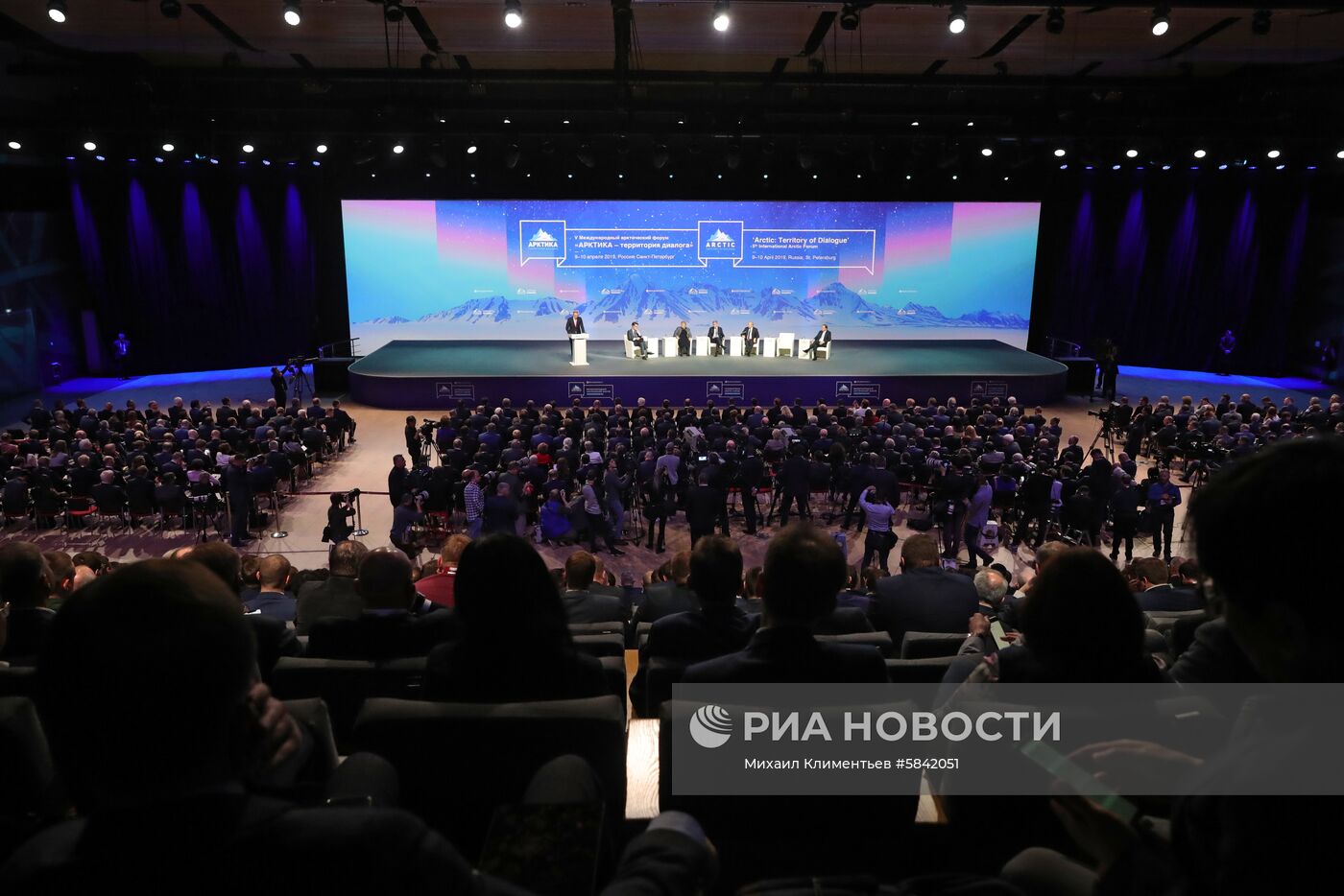 Рабочая поездка президента РФ В. Путина в Санкт-Петербург