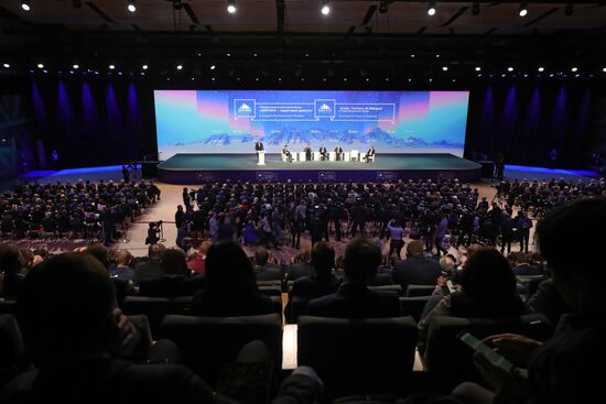 Рабочая поездка президента РФ В. Путина в Санкт-Петербург