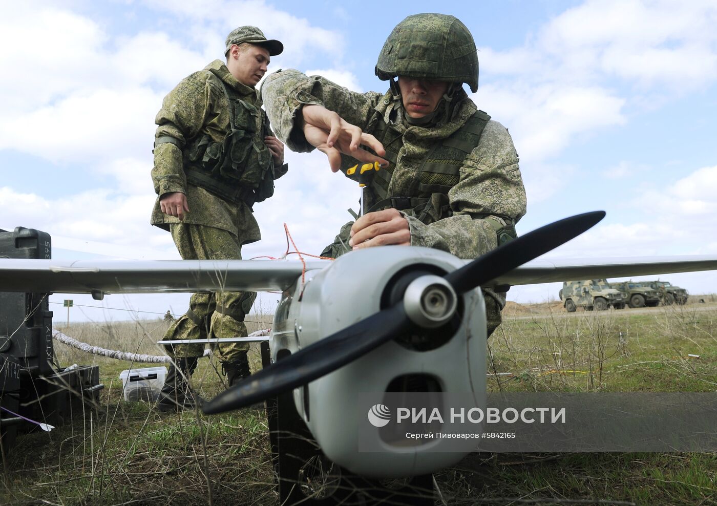 Учения танковых и мотострелковых подразделений в Ростовской области