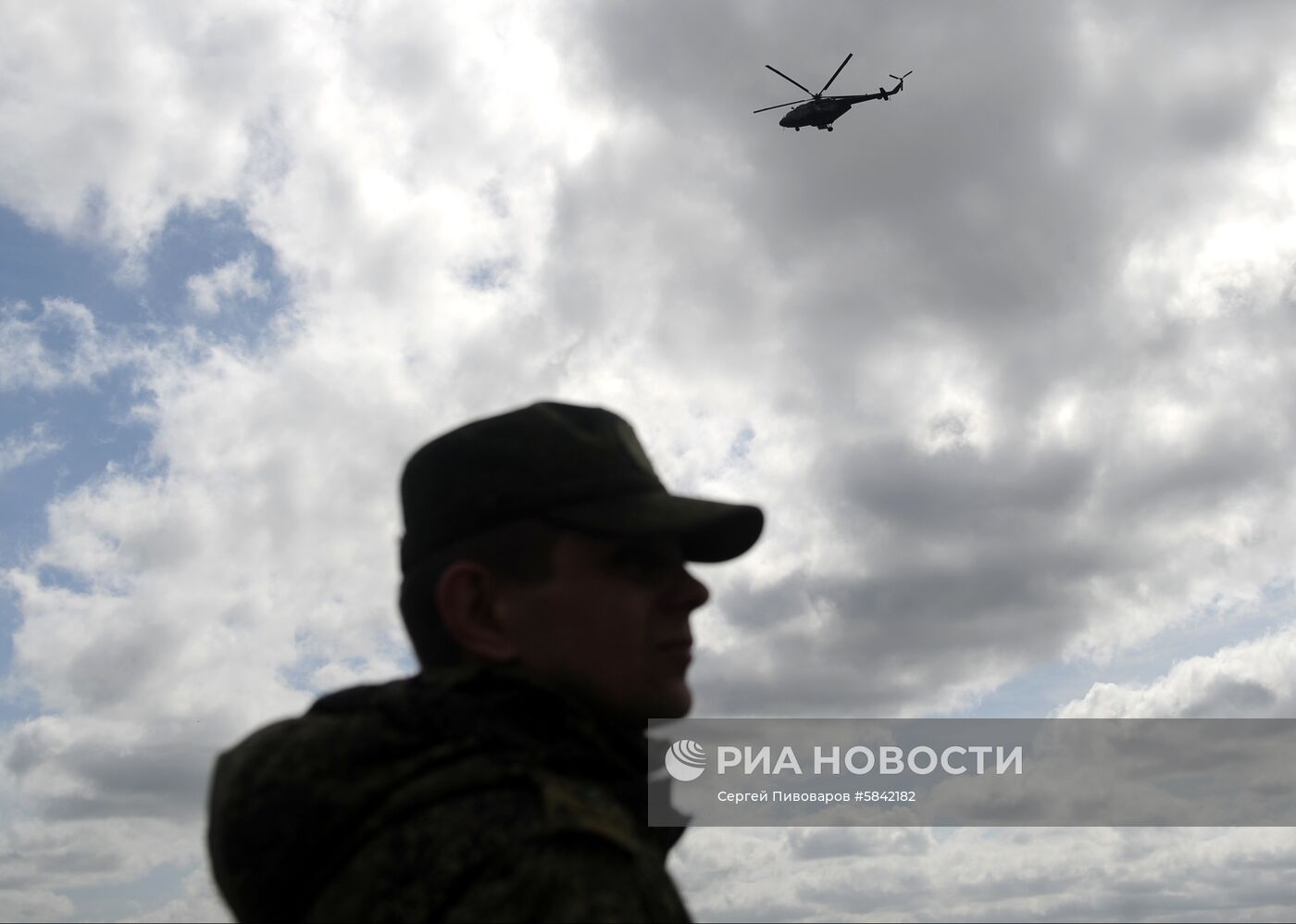 Учения танковых и мотострелковых подразделений в Ростовской области