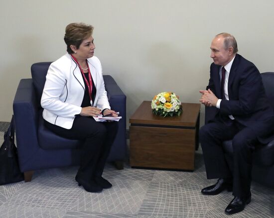 Рабочая поездка президента РФ В. Путина в Санкт-Петербург