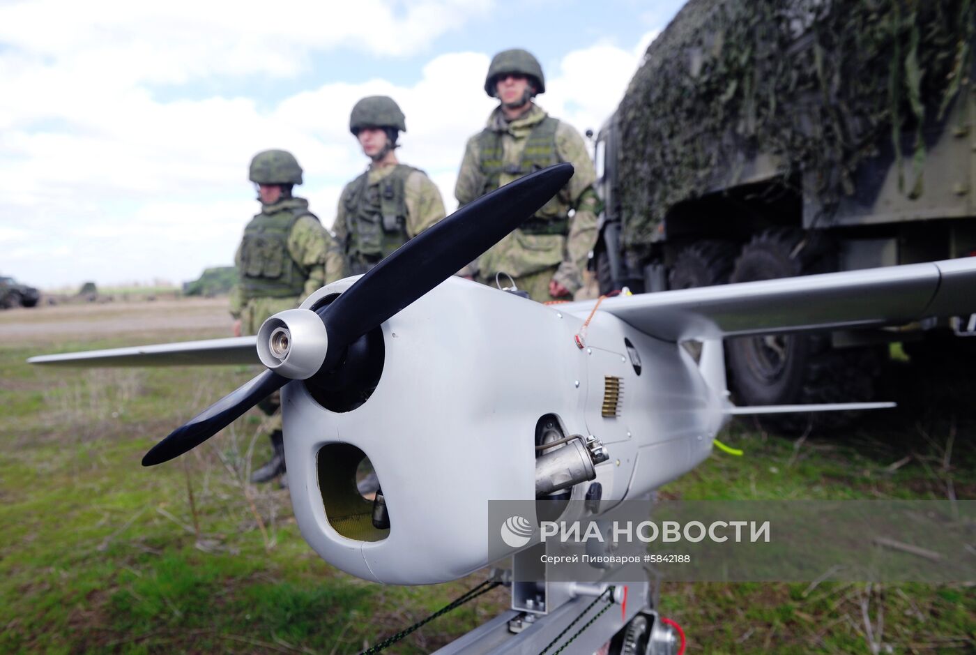 Учения танковых и мотострелковых подразделений в Ростовской области