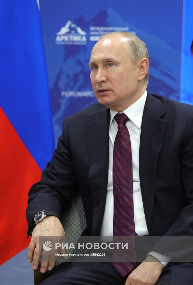 Рабочая поездка президента РФ В. Путина в Санкт-Петербург