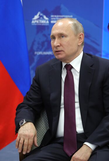 Рабочая поездка президента РФ В. Путина в Санкт-Петербург