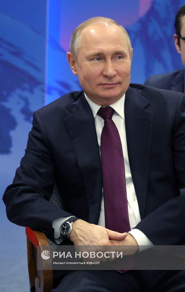 Рабочая поездка президента РФ В. Путина в Санкт-Петербург