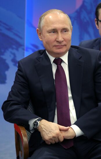 Рабочая поездка президента РФ В. Путина в Санкт-Петербург