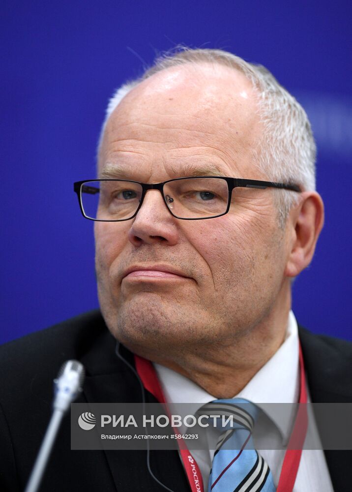 Международный арктический форум «Арктика – территория диалога». День второй